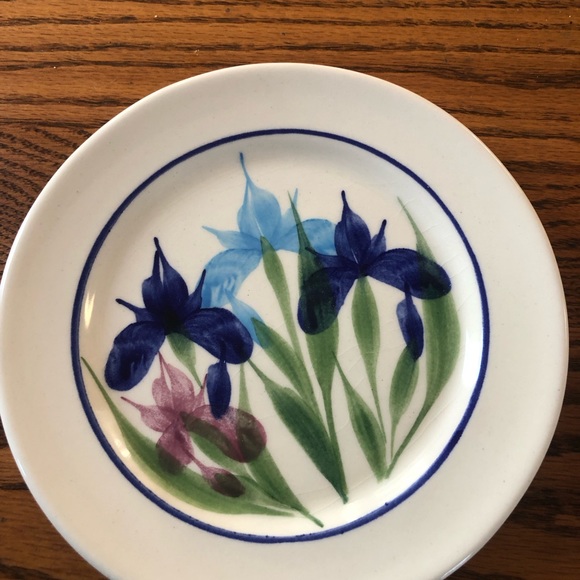 Emerson Creek Pottery Floral Plates - Picture 4 of 6